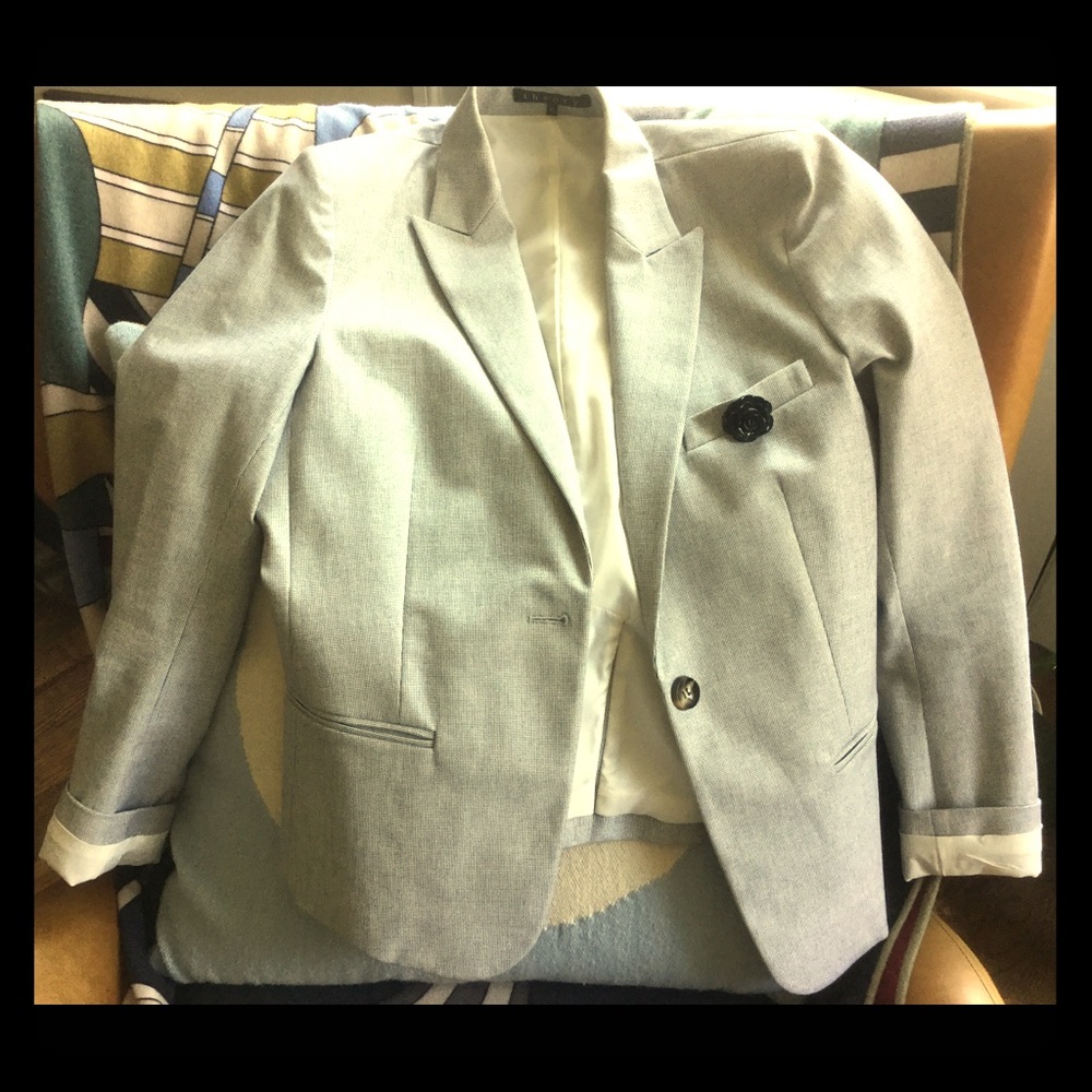 Theory vest fitted style